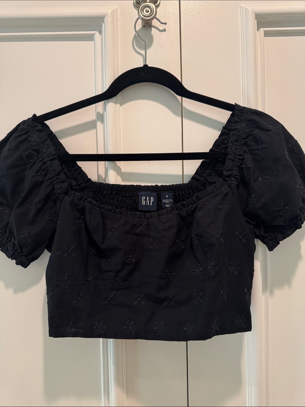 GAP Black Eyelet Puff-Sleeve Cropped Top